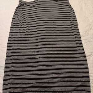 Old Navy Large black and white shirt